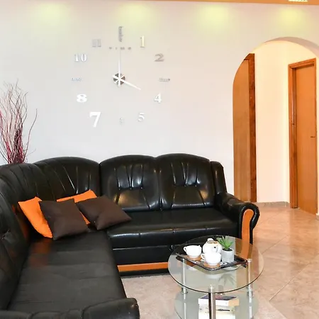 Haus Endi 256s Pula