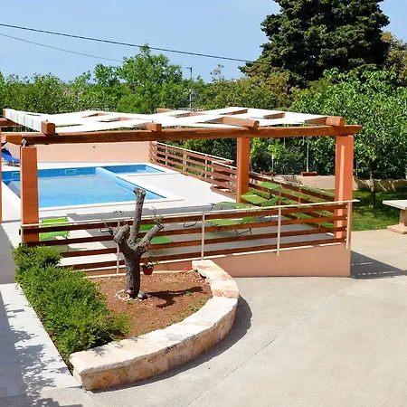 Haus Endi 256s Apartmán Pula